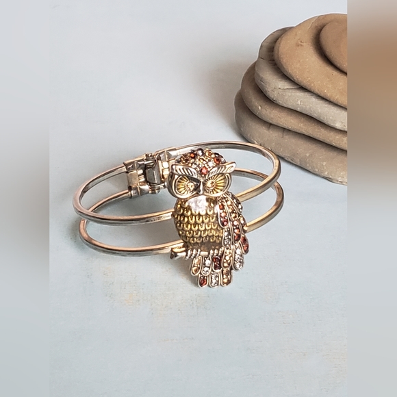 😍 Beautiful Owl Goldtone Bracelet - Picture 2 of 3